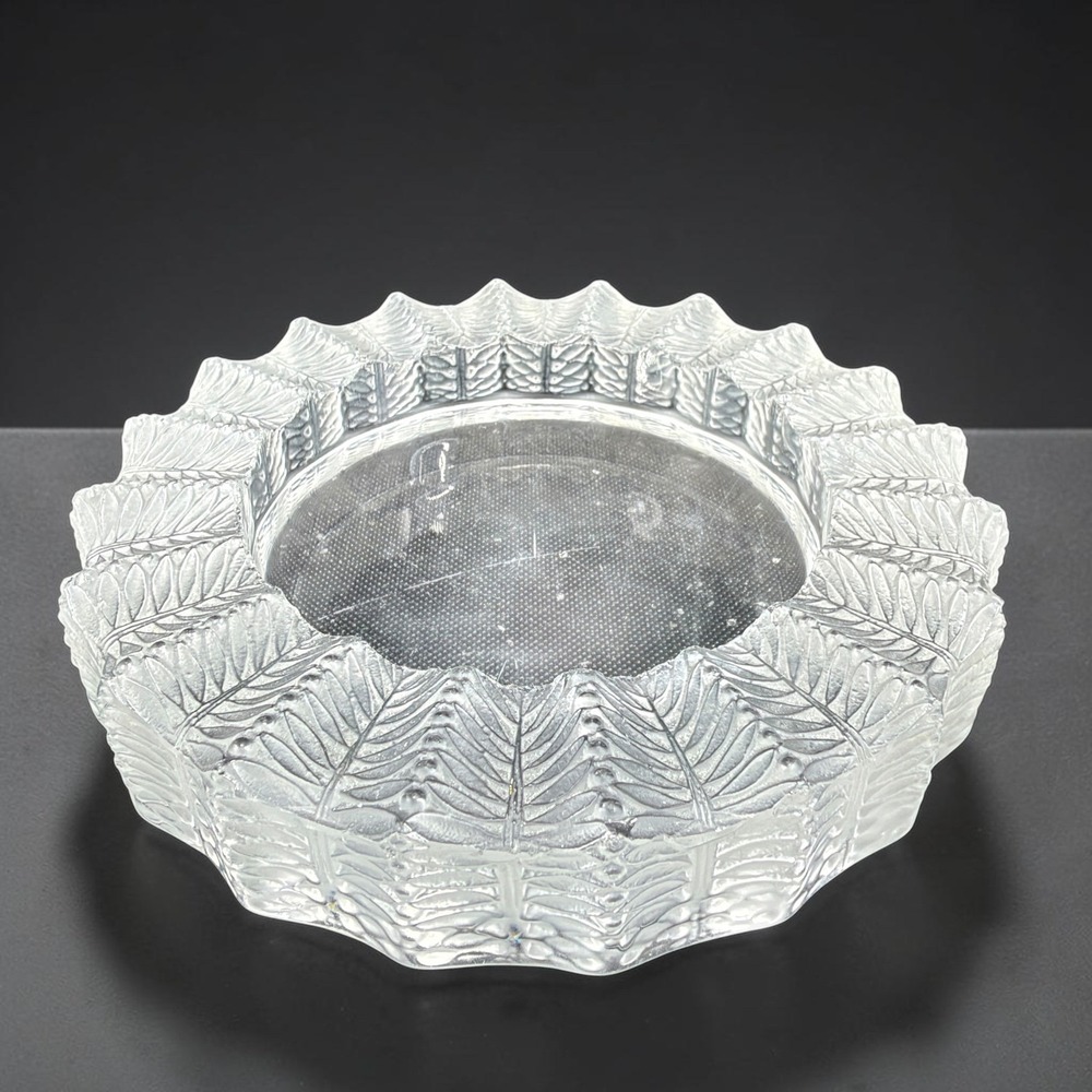 Lalique France JAMAIQUE Frosted Crystal Leaf Pattern Ash Holder 5in Clear Glass